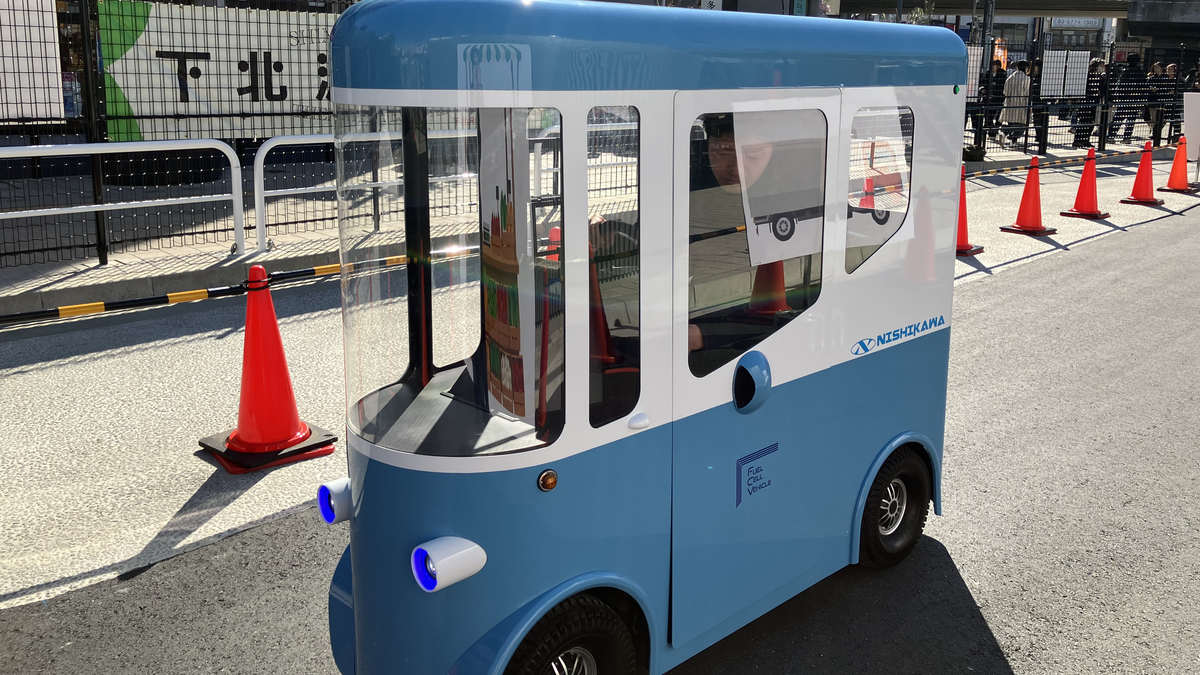 西川精機製作所×HTT　下北沢駅前にてクリーンエネルギー対応超小型モビリティの社会実装に向けた試乗会を実施